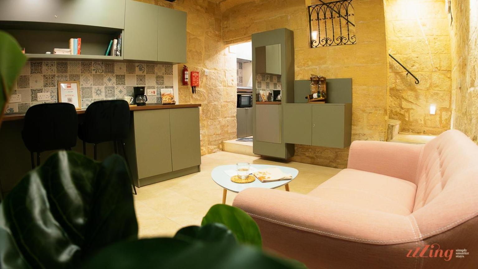 A Traditional Maltese Home In The Three Cities Биргу Екстериор снимка